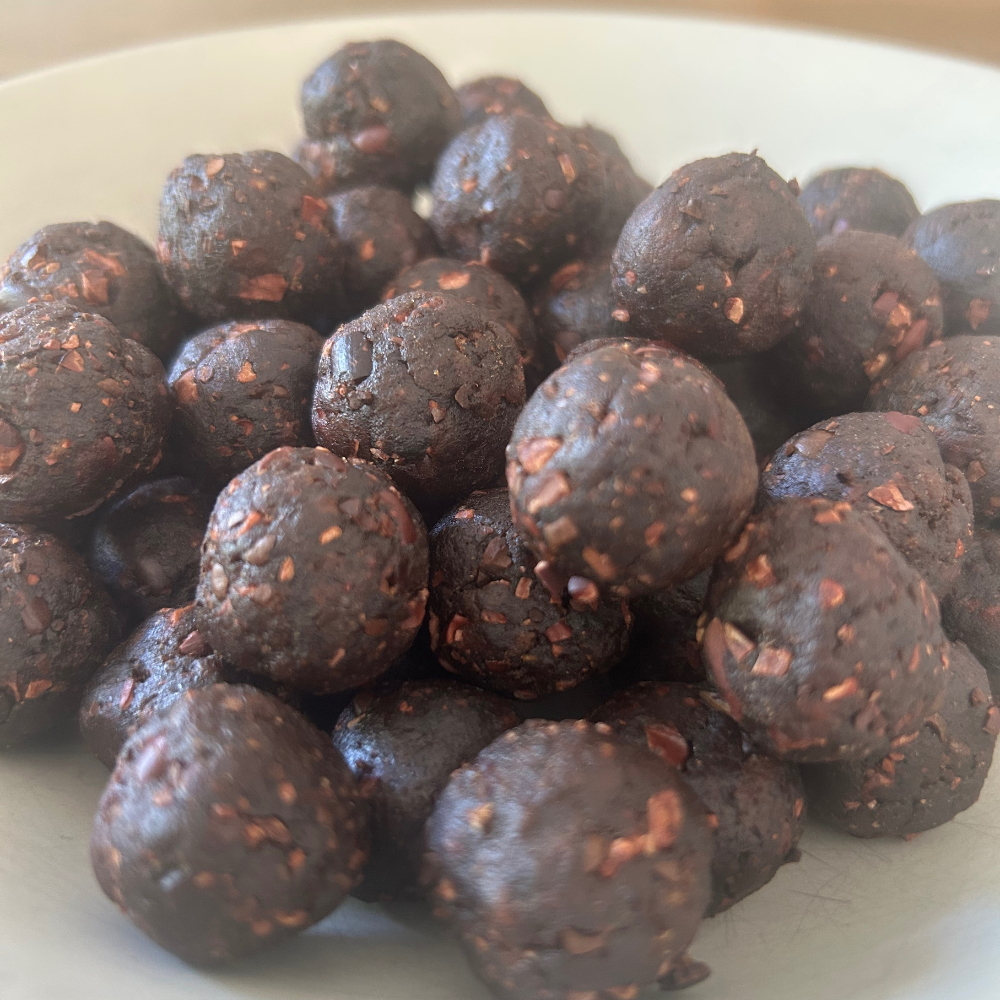 Chewy Banana Cacao Bites - Healthy Vegan Snack (3-Ingredient)